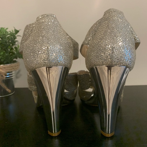 Silver heels by Michael Kors - Picture 2 of 4